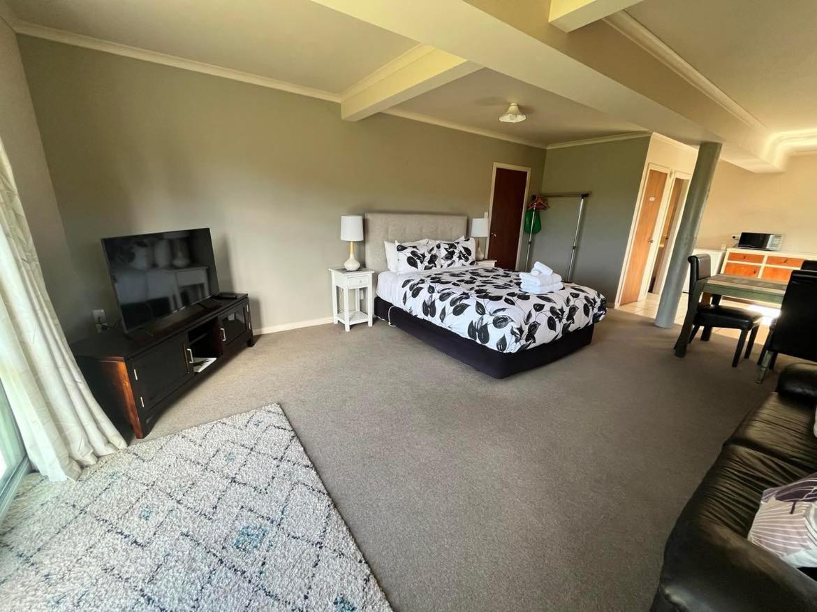 Ferienwohnung Two Bridges Tekapo Lake Tekapo Exterior foto